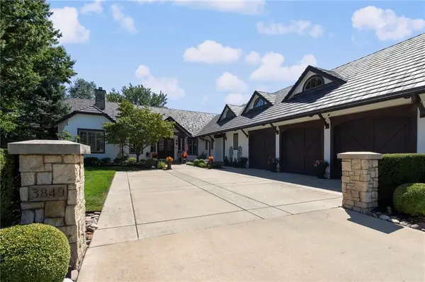 3849 W 139th TER, Leawood, KS 66224