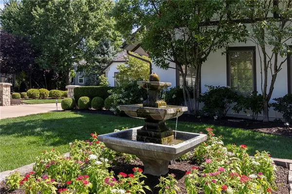 3849 W 139th TER, Leawood, KS 66224