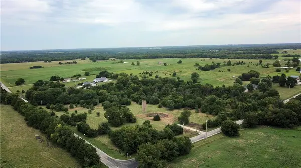 12496 W 271st ST, Louisburg, KS 66071