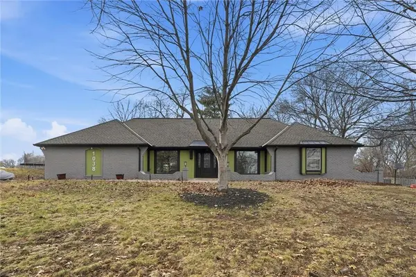 1038 N Woodland CT, Kansas City, MO 64118