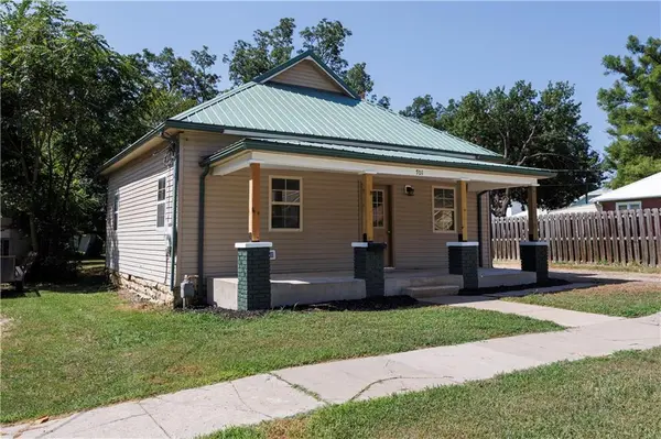 701 Church ST, Neodesha, KS 66757