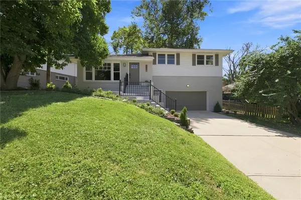 5657 W 50th ST, Mission, KS 66202