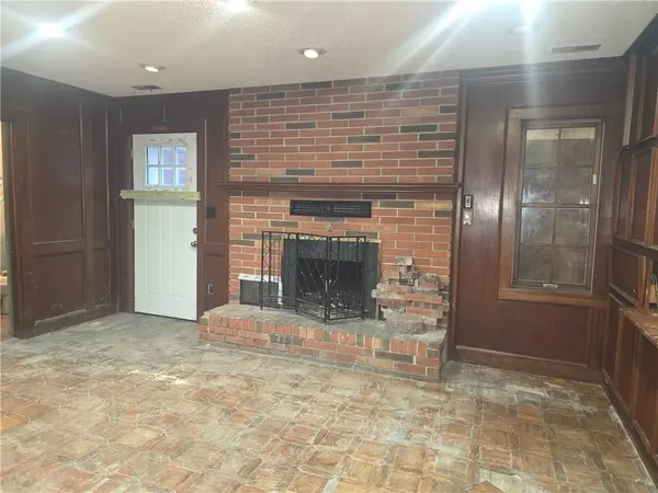 321 W Broadway AVE, Excelsior Springs, MO 64024