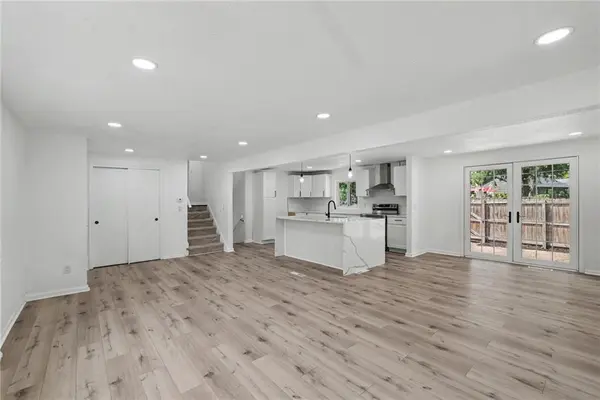 9248 Switzer ST, Overland Park, KS 66214