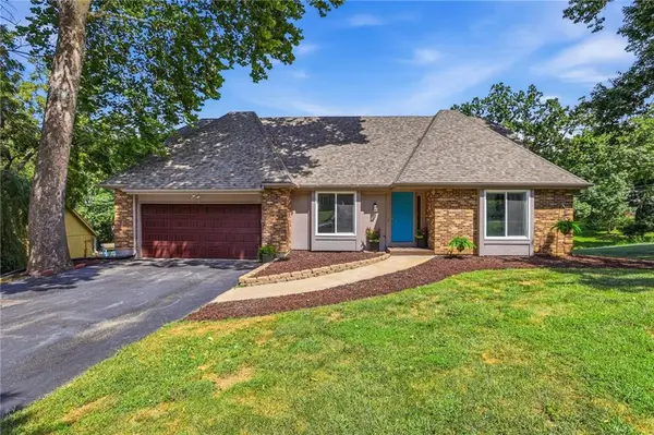 20814 W 45th TER, Shawnee, KS 66218