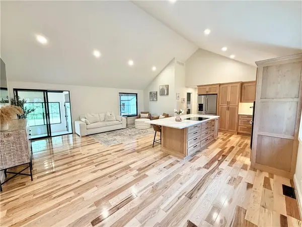 1107 Country Club DR, Butler, MO 64730