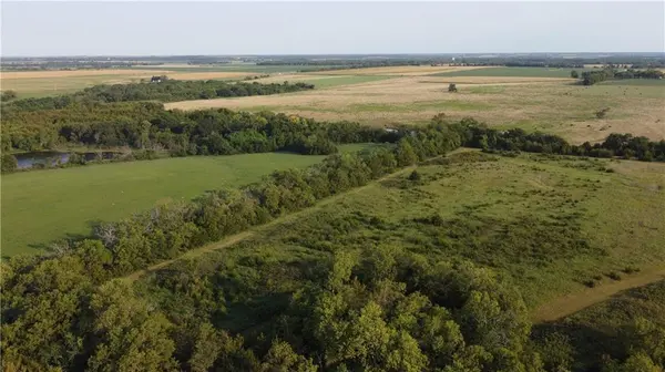 000 Texas RD, Moran, KS 66755