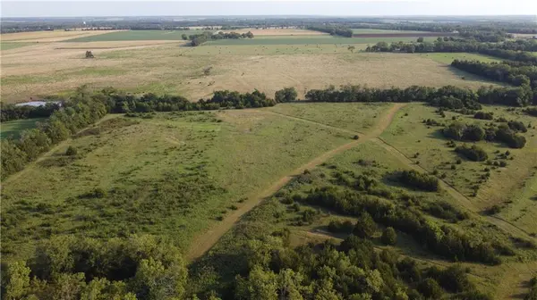 000 Texas RD, Moran, KS 66755