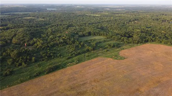 000 Willow RD, Mapleton, KS 66754
