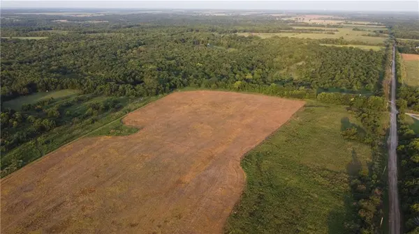 000 Willow RD, Mapleton, KS 66754