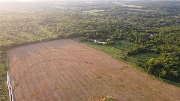 000 Willow RD, Mapleton, KS 66754