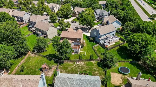 12620 Slater LN, Overland Park, KS 66213