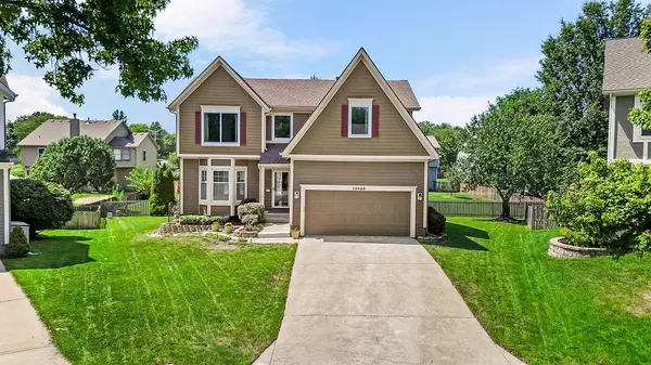 12620 Slater LN, Overland Park, KS 66213