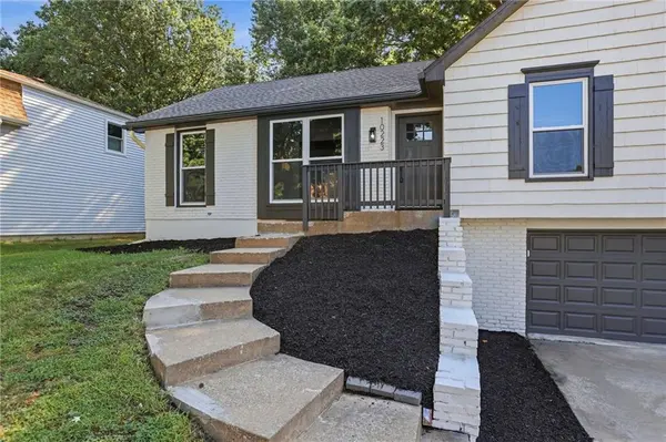 10223 Rosehill RD, Lenexa, KS 66215
