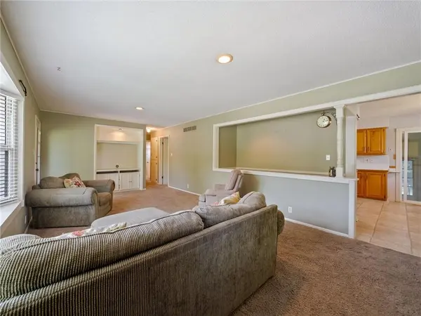 2204 Strader TER, St Joseph, MO 64503