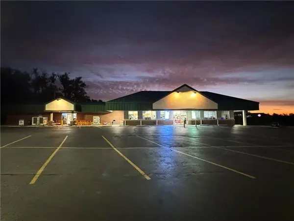 3225 N Belt HWY, St Joseph, MO 64506