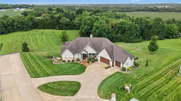 3 Mission Hills DR, St Joseph, MO 64507
