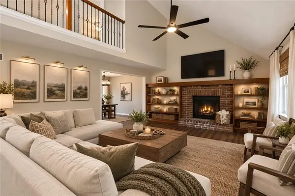 1109 NW Forest DR, Blue Springs, MO 64015