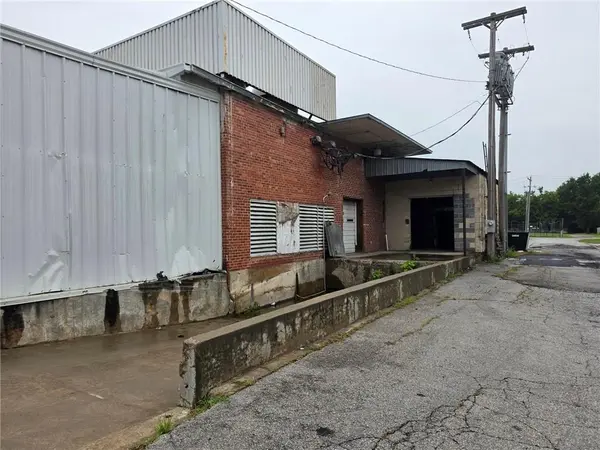 300 N Summit ST, Girard, KS 66743