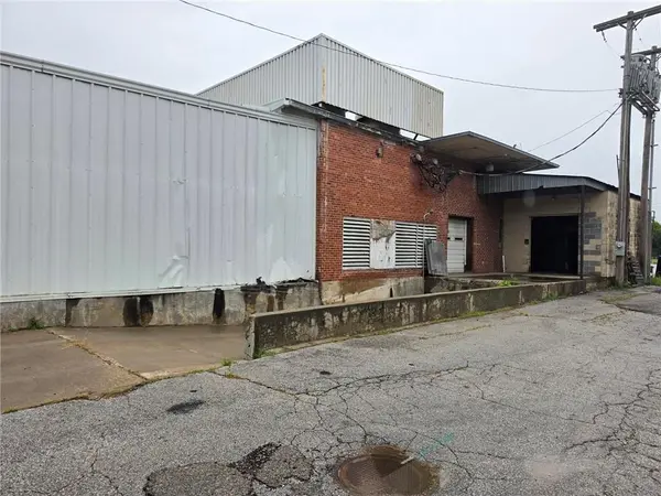 300 N Summit ST, Girard, KS 66743