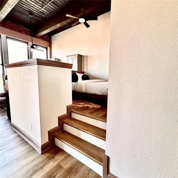 308 W 8th ST #418, Kansas City, MO 64105