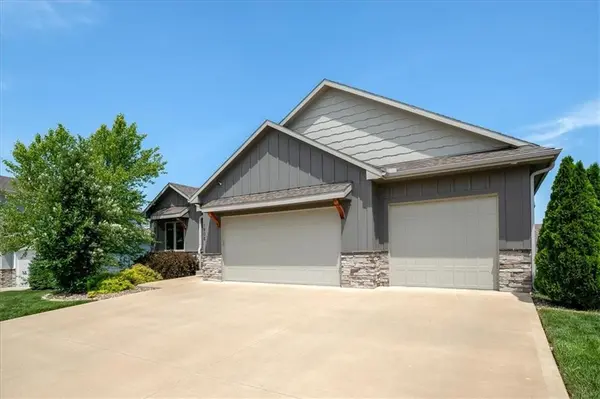 1908 NE Catalina AVE, Lee's Summit, MO 64064