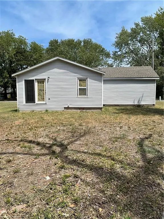 2714 Frisco AVE, Parsons, KS 67357
