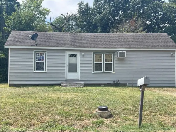 2714 Frisco AVE, Parsons, KS 67357
