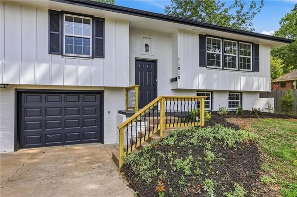 11818 E 62nd TER, Kansas City, MO 64133