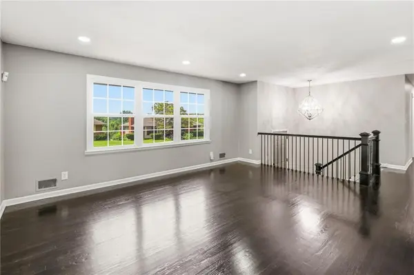 11818 E 62nd TER, Kansas City, MO 64133