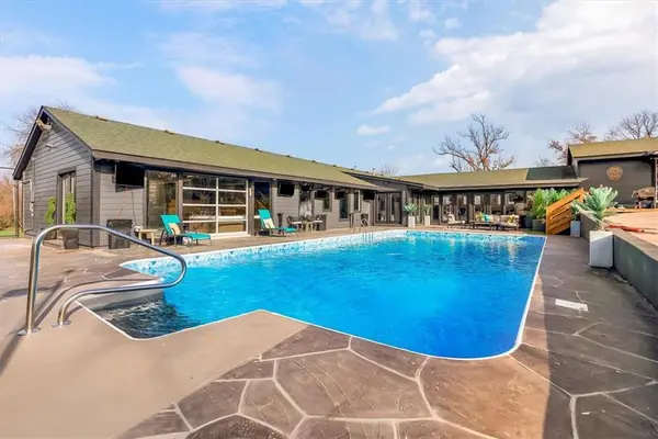 6540 James A Reed RD, Kansas City, MO 64133