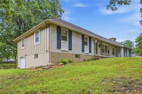 6317 Sterling AVE, Raytown, MO 64133