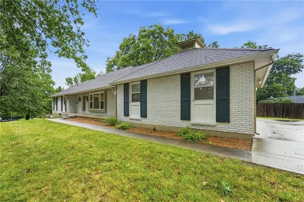 6317 Sterling AVE, Raytown, MO 64133