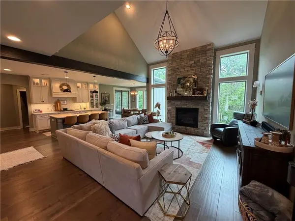 9103 SW 12th ST, Lee's Summit, MO 64064