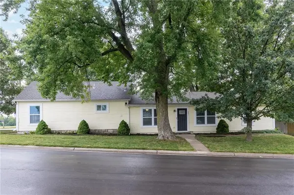 601 S Webster ST, Spring Hill, KS 66083