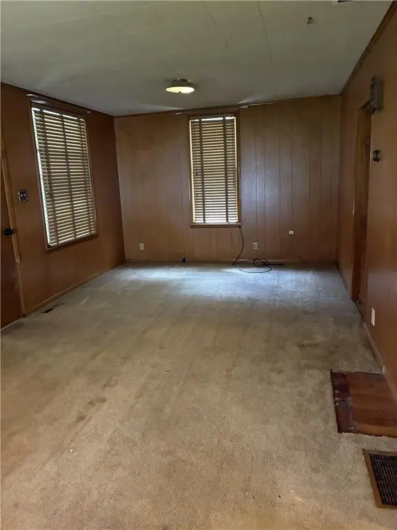 2715 Duncan ST, St Joseph, MO 64507