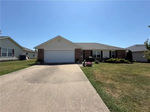 1815 Sylvan AVE, Neosho, MO 64850