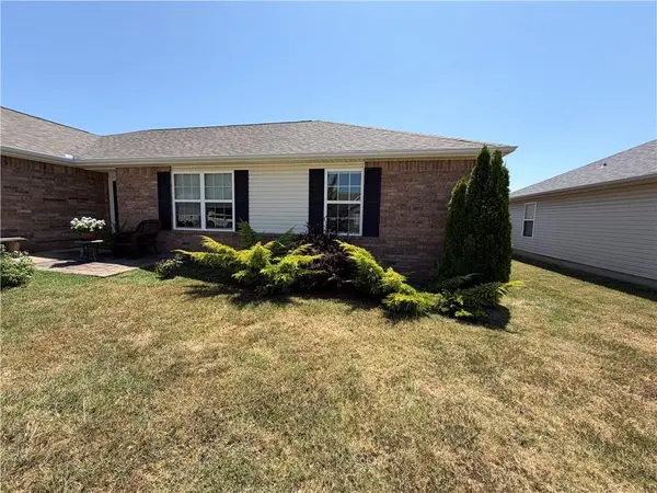 1815 Sylvan AVE, Neosho, MO 64850