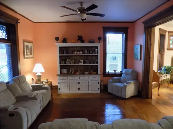 428 N 21st ST, St Joseph, MO 64501