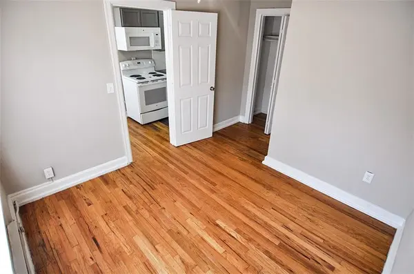 3734 Warwick BLVD, Kansas City, MO 64111