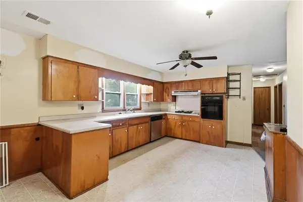 142 W Shawnee ST, Gardner, KS 66030