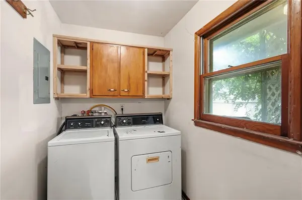 142 W Shawnee ST, Gardner, KS 66030
