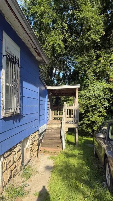 4135 Garfield AVE, Kansas City, MO 64130