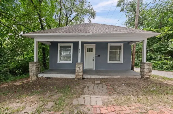 743 Kickapoo ST, Leavenworth, KS 66048