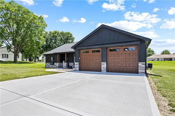 1301 W 4th ST, Cameron, MO 64429