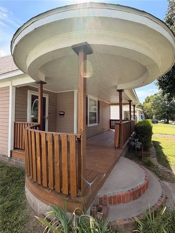 713 W 1st ST, Pittsburg, KS 66762