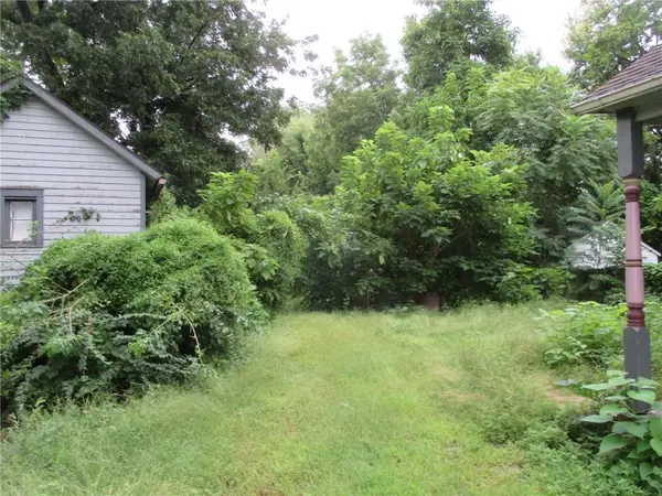 664 S Odell AVE, Marshall, MO 65340