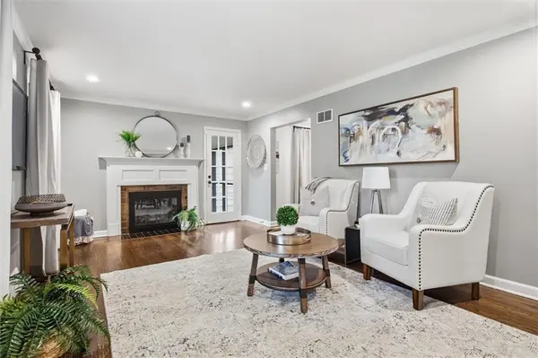 8439 Ward Parkway PLZ, Kansas City, MO 64114