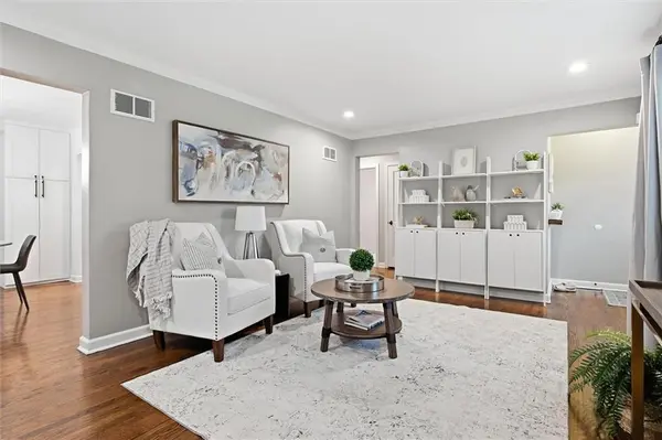 8439 Ward Parkway PLZ, Kansas City, MO 64114