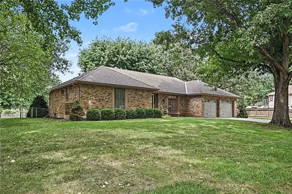 7030 Mill Creek RD, Shawnee, KS 66217